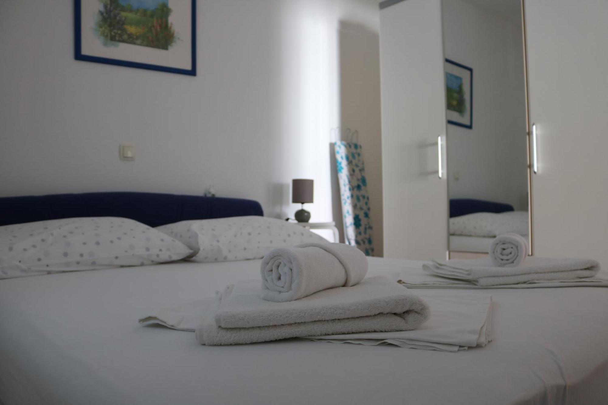 Andrea Apartments Trogir Exterior photo